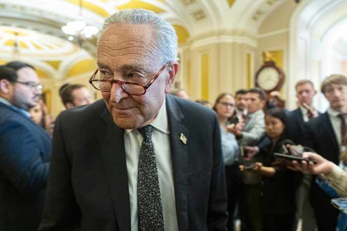 Senaatsrepublikeinen zoeken steun voor de grote rekening van Trump in 's nachts sessie