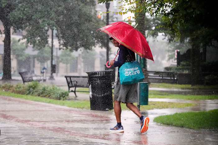 System over Florida kan zich ontwikkelen tot tropische depressie, zegt Weather Service