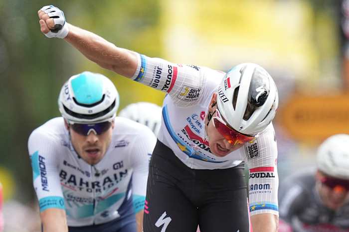 Tour de France: Belgische rijder Merlier wint de derde fase, maar Philipsen verlaat