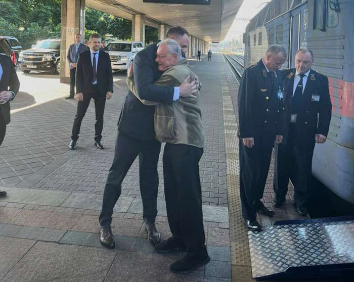 Trump Envoy arriveert in Kiev als Amerikaanse toezeggingen Patriot -raketten naar Oekraïne