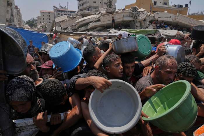 Trump zegt dat de VS samenwerken met Israël om extra voedselcentra in Gaza te runnen, maar details zijn schaars