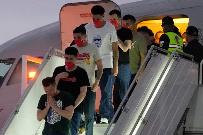 Venezuela onderzoekt vermeende mishandeling van migranten Trump gestuurd naar El Salvador