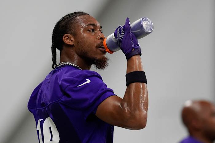 Vikingen nevenactiviteit Justin Jefferson met 'zeer milde' hamstringstam