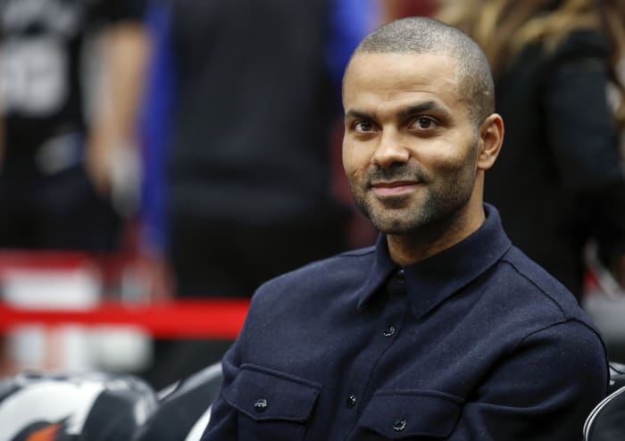 Voormalig Spurs -ster Tony Parker nodigt Twitch -streamer Kai Cenat uit voor House Tour