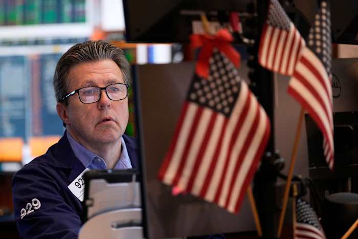Wall Street drijft in de buurt van records terwijl het op weg is naar de finish van een winnende week