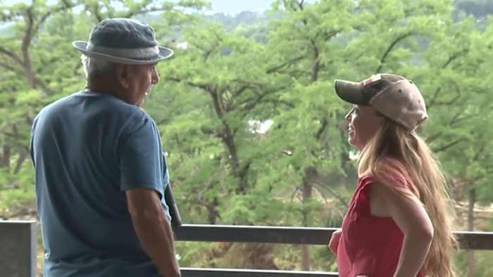 'We zijn hier bij u': Counselors bieden gratis ondersteuning aan de gemeenschap na overstromingen van Hill Country