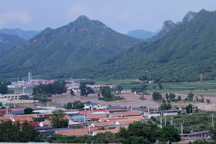 Zware regen veroorzaakt overstromingen, evacuaties en minstens 38 doden rond de regio Beijing