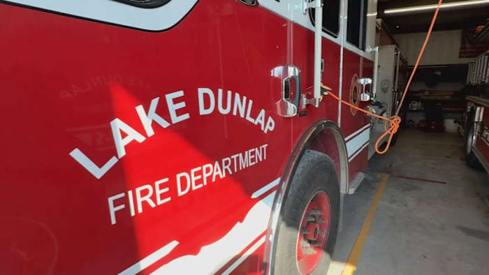 2 Guadalupe County Vrijwilligersbrandweerkorpsen worden geconfronteerd