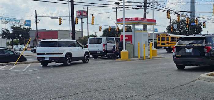 2 mannelijke verdachten gewenst in South Side ATM -overval, zegt SAPD