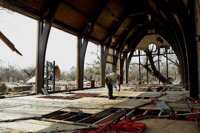 ABC's Robin Roberts haalt haar post-hurricane Katrina-reis terug naar de geboortestad