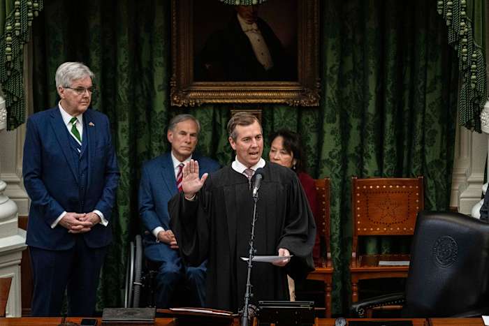 Abbott's bod om de huisdemocratische leider te verdrijven gaat naar een rechtbank vol met zijn aangestelden