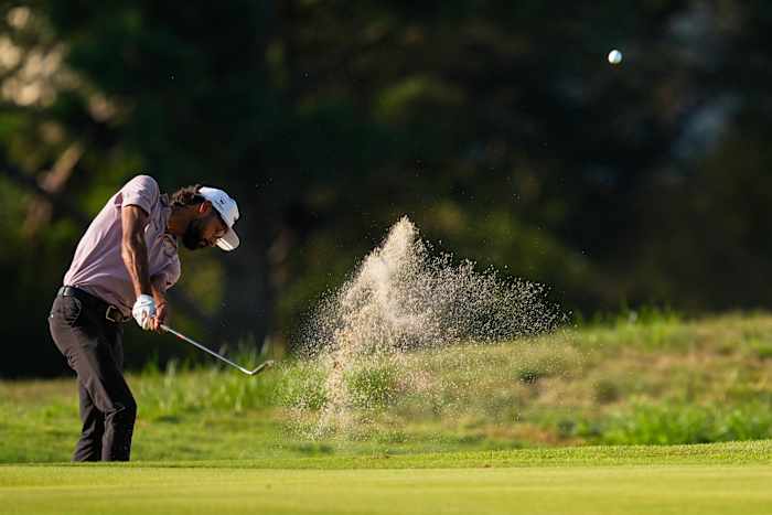 Akshay Bhatia schiet carrière-beste 62 om te leiden in Memphis. Scheffler is 5 terug