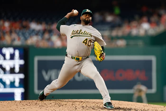 A's plaats rechtshandige Luis Severino op 15-daagse gewonde lijst met schuine spanning