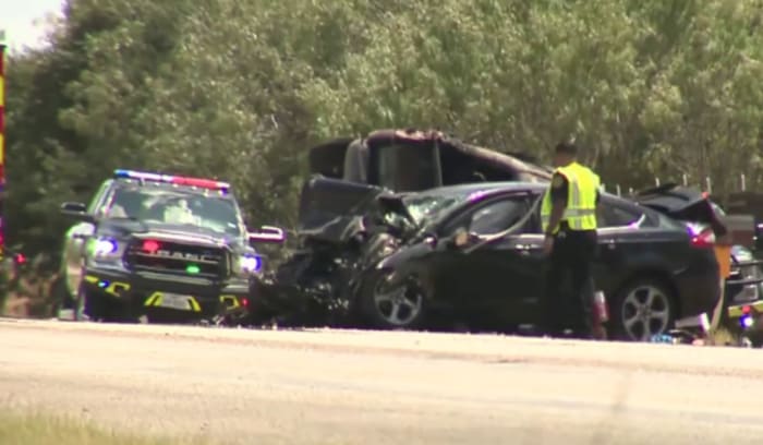 Autoriteiten ID-man gedood bij meervoudige crash van multi-voertuigen in het zuidoosten van Bexar County