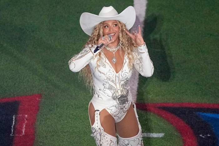 Black Cowboy Joy wordt verspreid door 'laarzen op de grond' virale lijndans