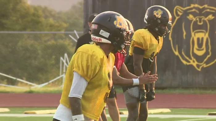 Brennan Bears wordt geconfronteerd met een zware test tegen Reagan Rattlers in week 1