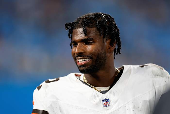 Browns rookie QB Shedeur Sanders opzij gezet met schuine blessure, onwaarschijnlijk zal spelen tegen Eagles