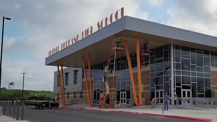 Burbank High School om begin volgend jaar te beginnen met de bouw op $ 18,5 miljoen atletisch gebouw