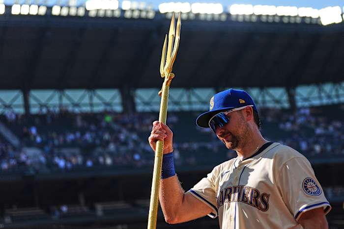 Cal Raleigh raakt 50e Homer en voegt zich bij Mickey Mantle als Switch-Hitters om Mark te bereiken