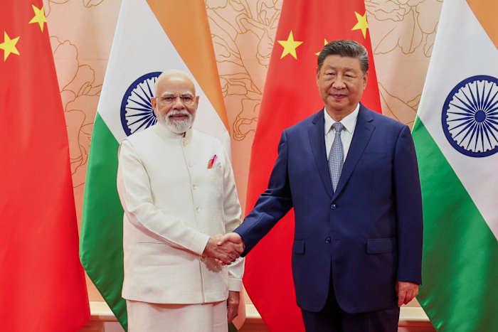China's XI en India's Modi beloven grensverschillen op te lossen tijdens de bijeenkomst in Tianjin