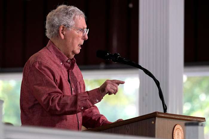 De erfenis van Mitch McConnell komt onder vuur in Kentucky Race om hem in de Senaat te vervangen