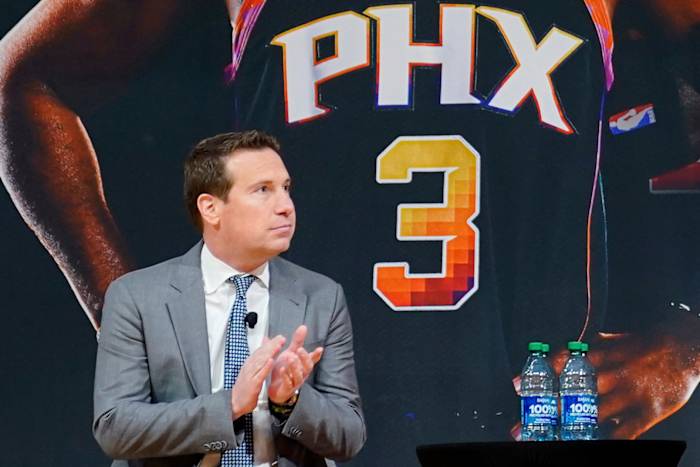 De minderheidseigenaren van Phoenix Suns Sue Mat Ishbia, beweren wanbeheer en gebrek aan transparantie