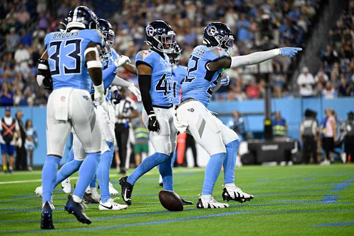 De politie meldde na neon groene seksspeeltje op het veld gegooid tijdens het voorseizoenspel van Titans