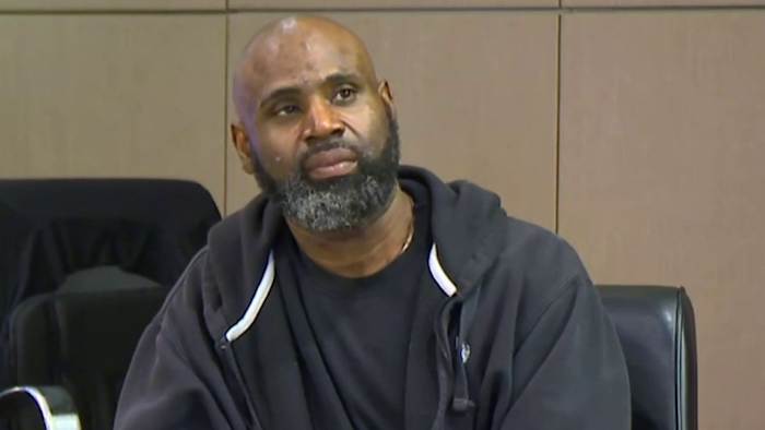 Defensie daagt het onderzoek van de rechercheur uit, bewijsmateriaal in RC Curtis Capital Murden