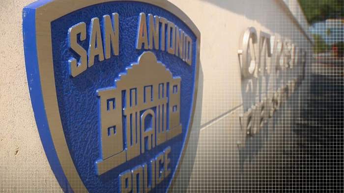 Discriminerende smet, verkeerd handige DWI -crash leidt tot SAPD -schorsingen