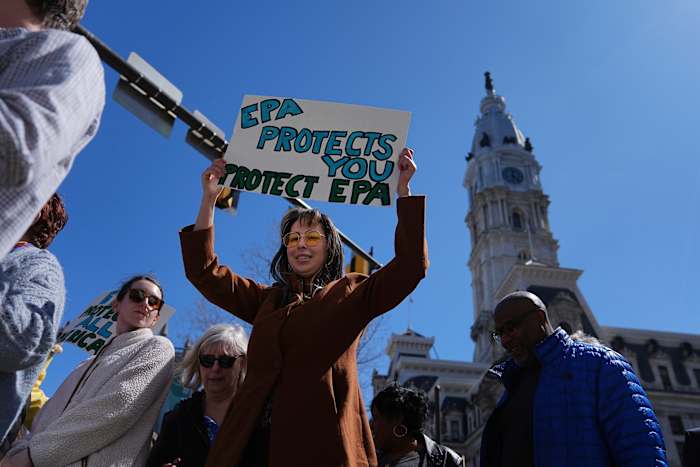 EPA ontslaat werknemers die publiekelijk bekritiseerden beleid van het bureau onder Trump