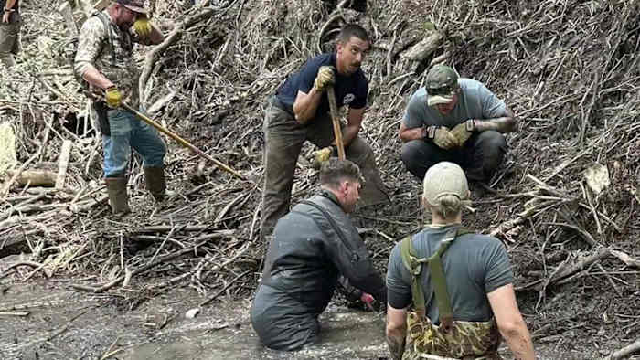Eén maand na Flood blijft United Cajun Navy een aanwezigheid in Hill Country Recovery-inspanningen
