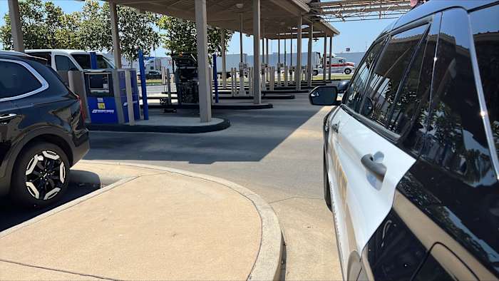 Gewapende verdachten verwonden de man in het hoofd, Rob East Side ATM, zegt de politie