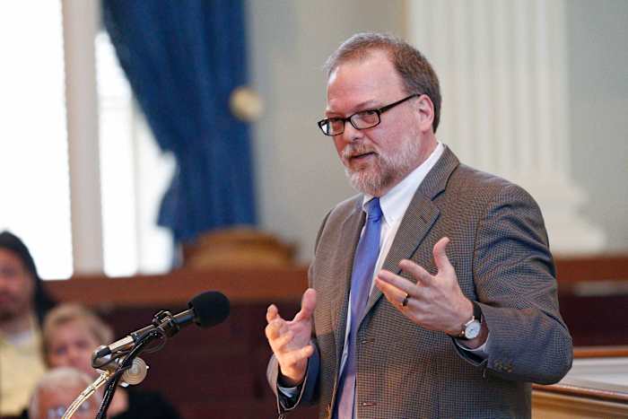 Greg Iles, Mississippi -auteur van 'Natchez Burning' Trilogy, sterft kanker op 65 -jarige leeftijd