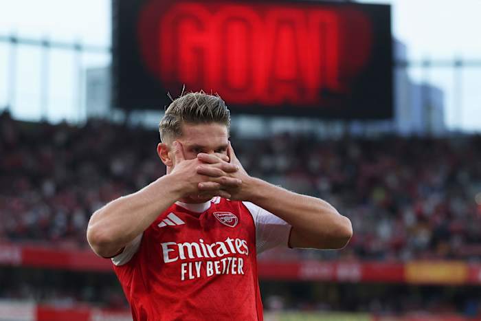 Gyokeres scoort zijn eerste doelpunten voor Arsenal in 5-0 rout van Leeds, Indrukwekkende Tottenham Beats City