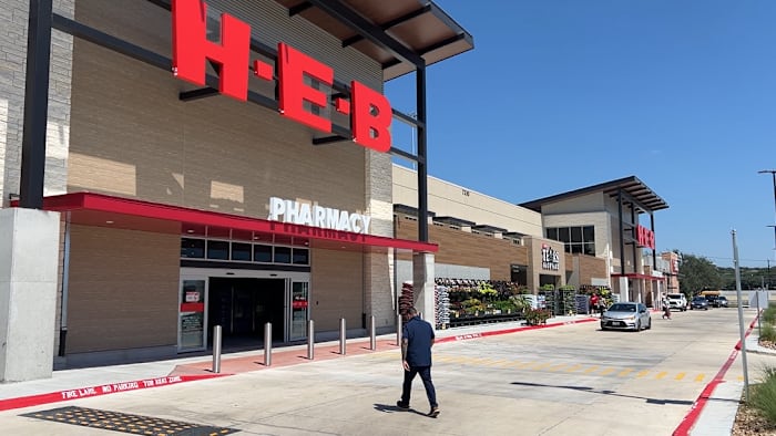 HEB -klanten spenderen opwinding voor de nieuwe Northwest Side -winkel in de buurt van UTSA -campus