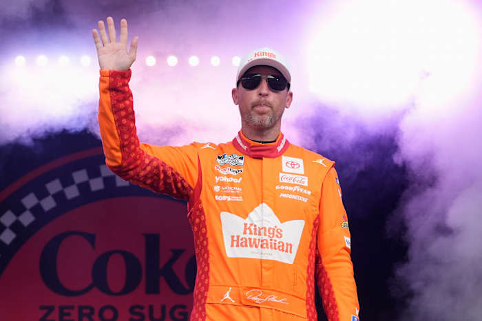Hamlin's Cup Title Quest begint als antitrustgevechten met NASCAR opwarmt