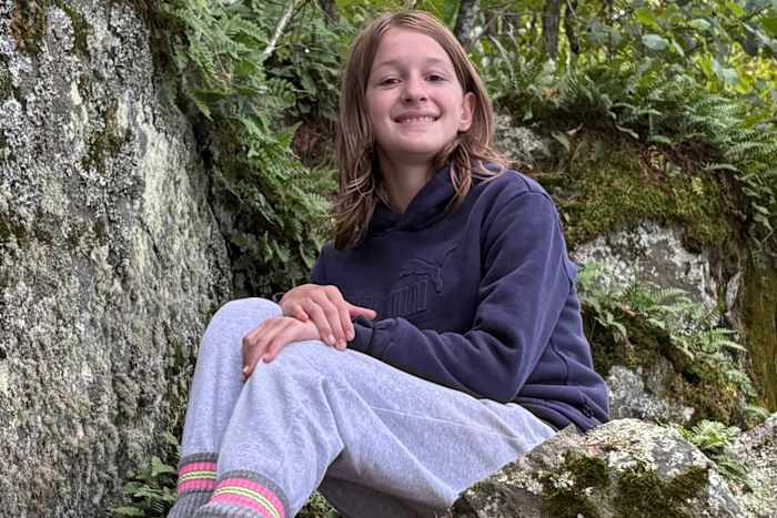 Handgemaakte kaarten van klasgenoten troosten een meisje dat gewond is gewond in de schietpartij in Minneapolis, zegt tante, zegt tante