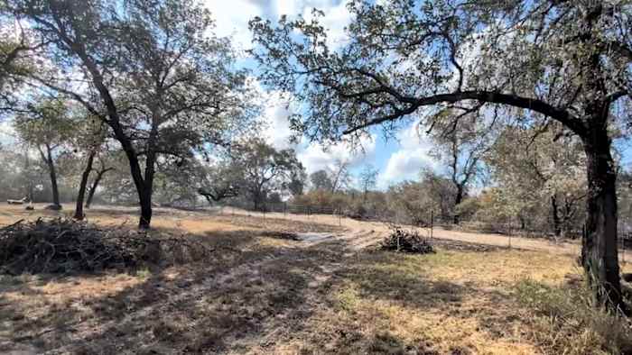 'Het was een eng iets': gezinnen in Zuid -Bexar County blij om thuis te zijn na evacuaties van brandweerkrachten