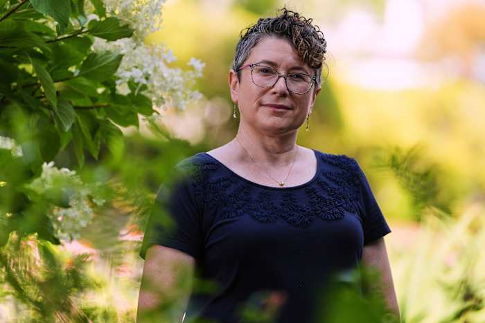 Hoe orthodox Joodse families manieren vinden om hun trans -kinderen te ondersteunen