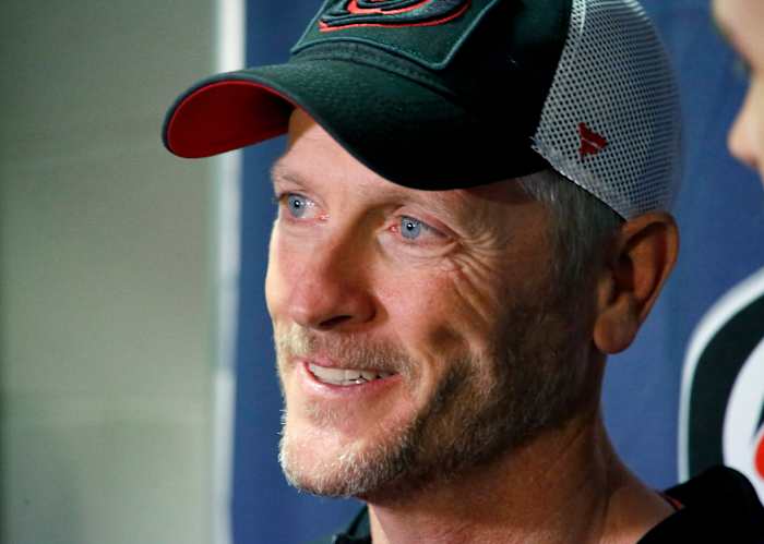 Hurricanes -eigenaar Tom Dundon slaat voorlopige deal om de Portland Trail Blazers te kopen