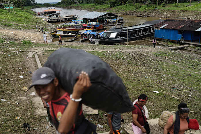 Inwoners van een afgelegen eiland betwist door Colombia hopen dat hun Peruaanse regering ze niet zal vergeten