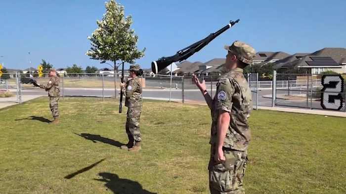 KSAT Pigskin Classic: Sotomayor High School's ROTC -programma bloeit