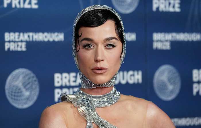 Katy Perry getuigt dat ze 'Justice' op zoek is bij het proces van meer dan $ 15 miljoen herenhuis