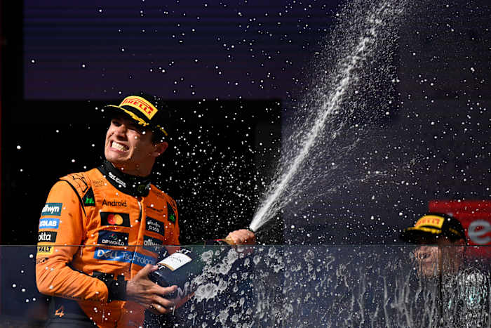 Lando Norris houdt McLaren -teamgenoot Oscar Piastri af om F1's Hongaarse Grand Prix te winnen