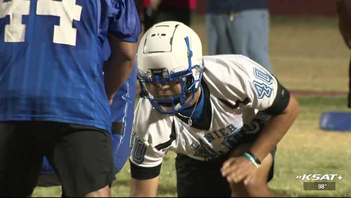 Lanier Football Team bereidt zich voor op een nieuw seizoen met middernachttraining