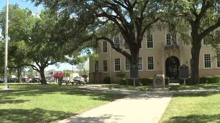 Leiders van Kerr County debatteren over het duwen van de belastingtarieven nog lager te midden van angst voor het verminderen van reserves
