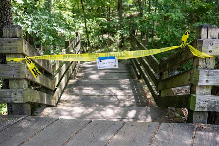 Leraar beschuldigd van het doden van wandelaars in Arkansas Park pleit niet schuldig aan moord