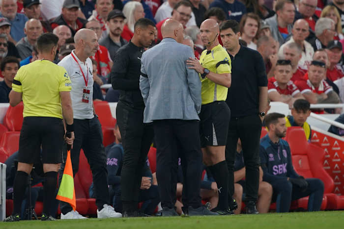 Liverpool-Bournemouth-wedstrijd pauzeerde na semenyo onderworpen aan racistisch misbruik