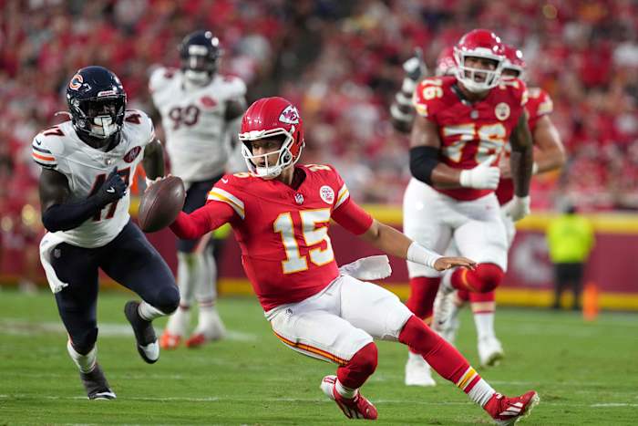 Mahomes leidt Sharp Chiefs-aanval voordat Bears Rally voor 29-27 overwinning in het voorseizoen Finale