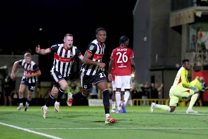 Man United vernederd in verlies van penalty shootout voor het 4e divisie-team Grimsby Town in League Cup